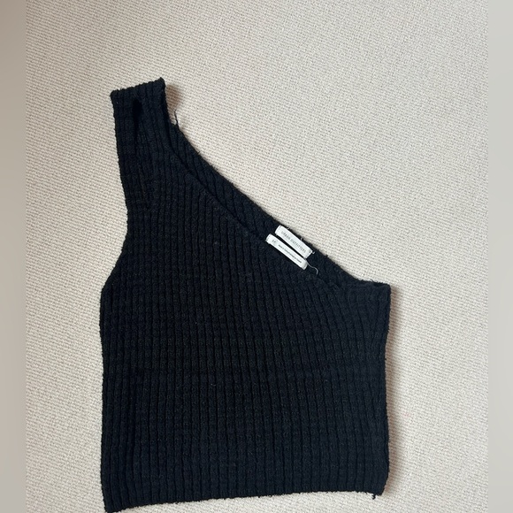 Urban Outfitters Cropped One Shoulder Top - Picture 2 of 4